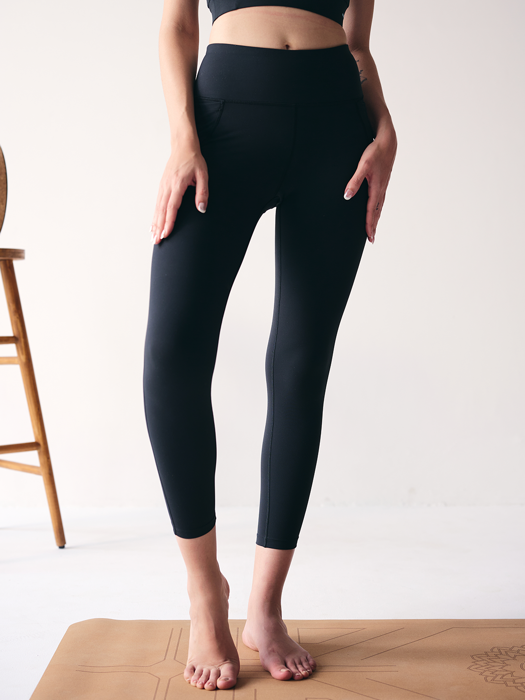 Wise Fitted Yoga Pants (Black)