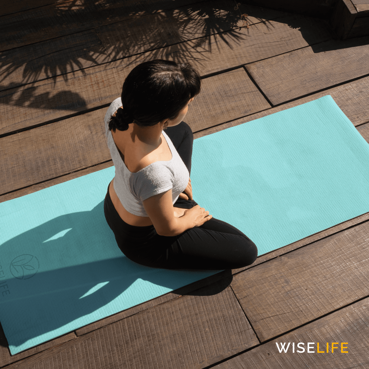 Wiselife yoga mat , dual layer yoga mat , yoga mat for women , yoga mat for men , yoga mat for women 6mm  , yoga mat for women 10mm thickness ,   yoga mat for women 10mm + thickness , yoga mat , mats