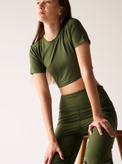 Wise Active Crop Top (Olive green)